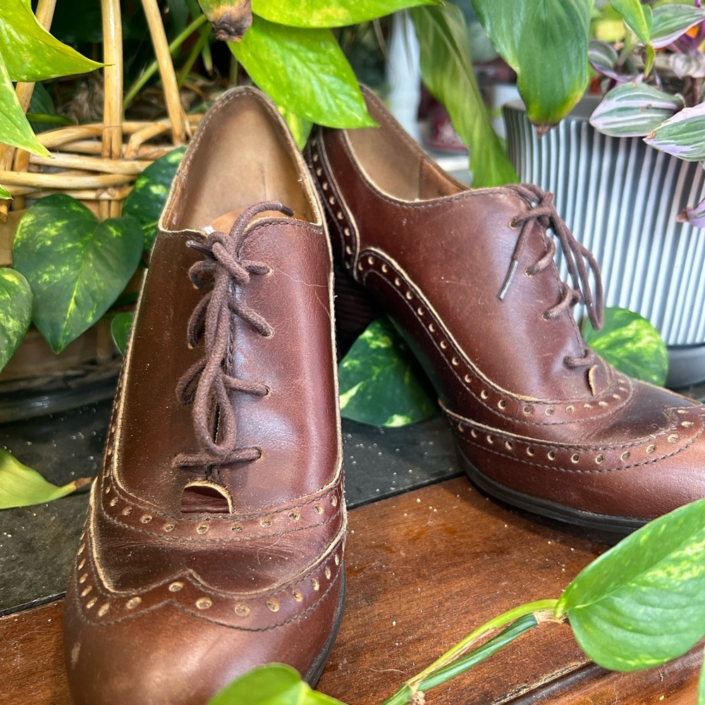 Born Oxford brown leather heels vintage style - Picture 2 of 5